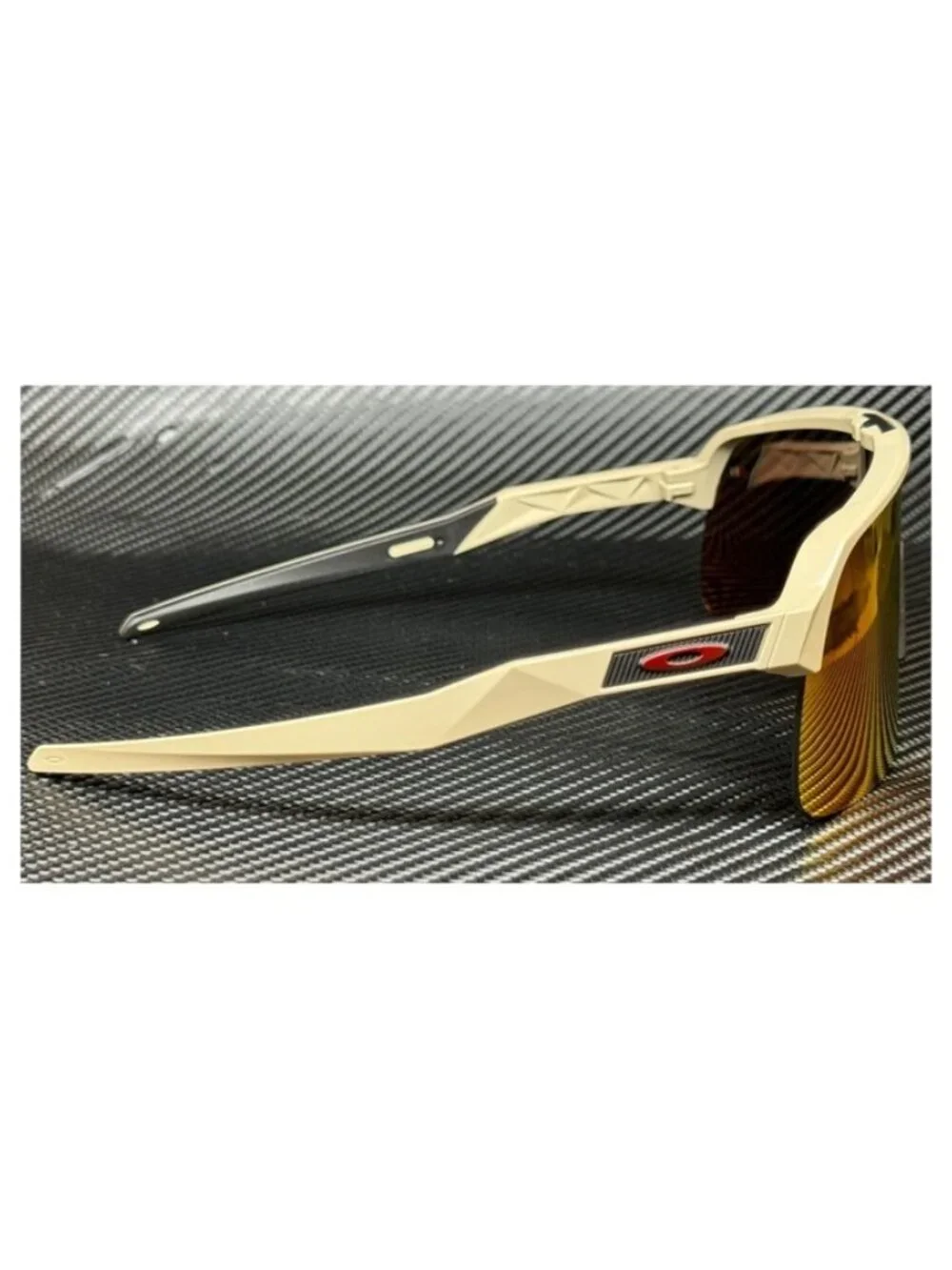 New Oakley Men Matte Sand Sunglasses 65-20-138